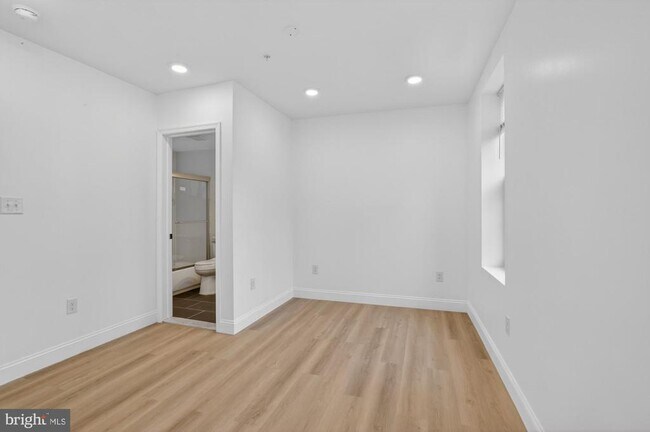 Foto del edificio - 712 N American St