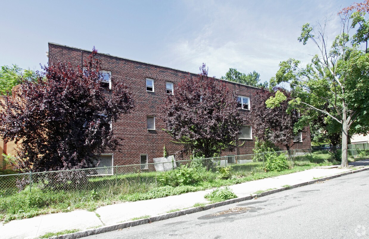 Primary Photo - 232-244 Shephard Ave