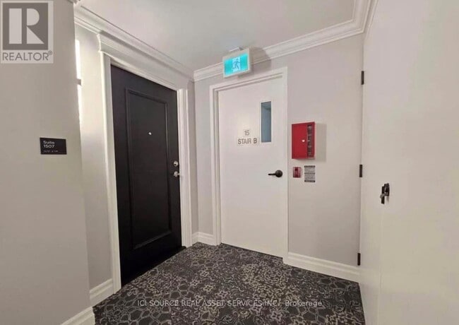 Photo du bâtiment - 220 Forum Dr