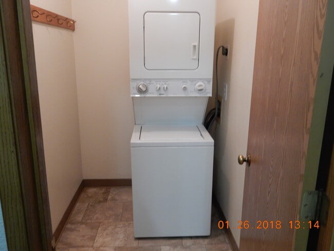 Building Photo - Tudor Park Apartments