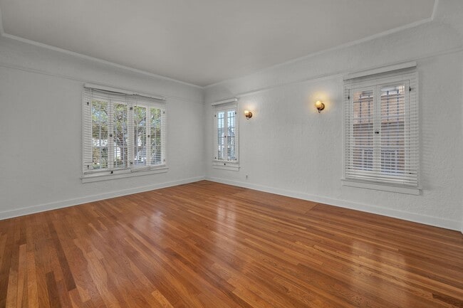 Foto del edificio - Large 2 bedroom unit