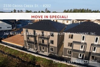 Building Photo - 2330 Cross Creek St