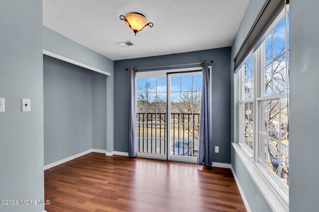 Foto del edificio - 106 Frontier Way