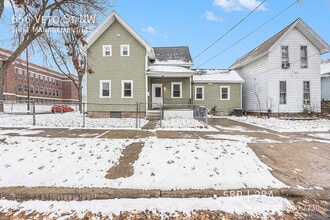 Building Photo - 656 Veto St NW