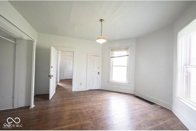 Foto del edificio - 4626 E Washington St