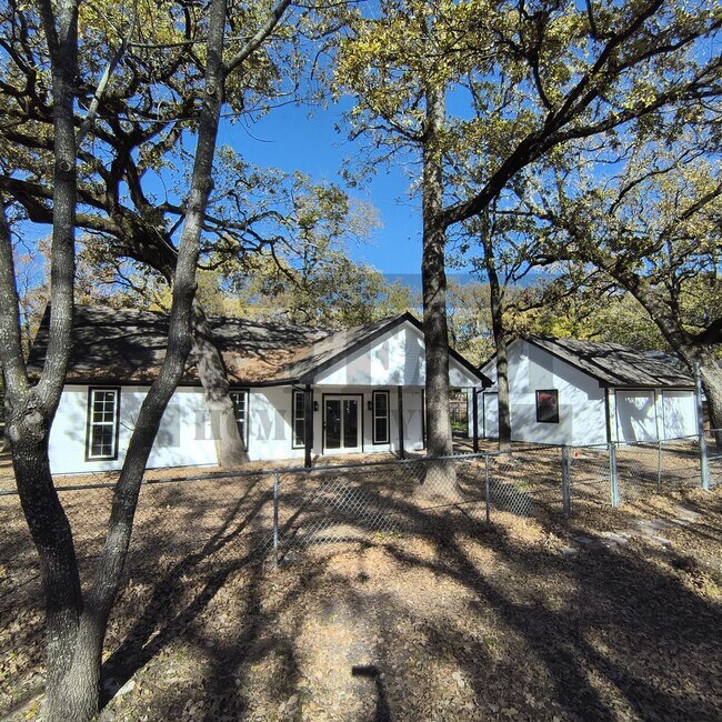 Foto del edificio - Fully remodeled 4-bedroom, 2-bathroom home