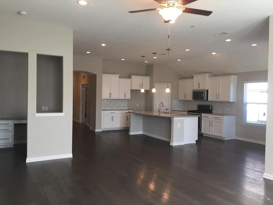 Foto principal - 2416 Leeward Pl