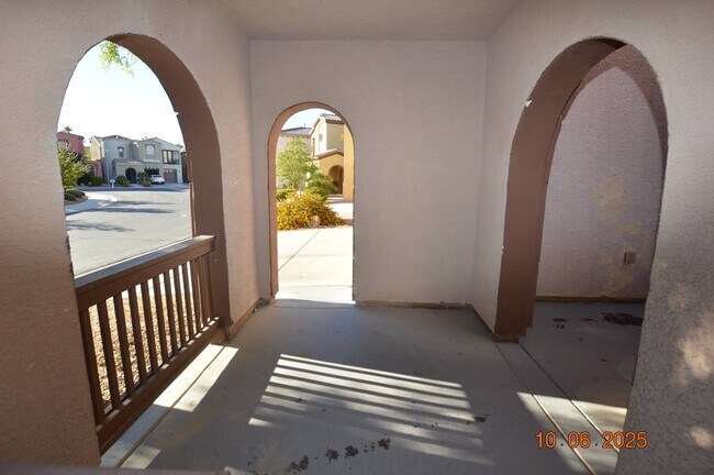 Building Photo - 638 Harvester Course Dr