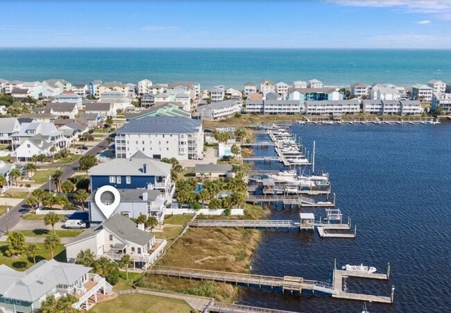 Foto del edificio - TIME TO SECURE YOUR BOATER'S PARADISE FOR ...
