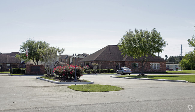 Foto del edificio - Waller Hillside Plaza