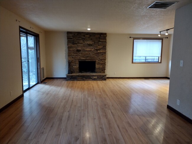 Foto del edificio - Classic South East Boise Home Available Now!