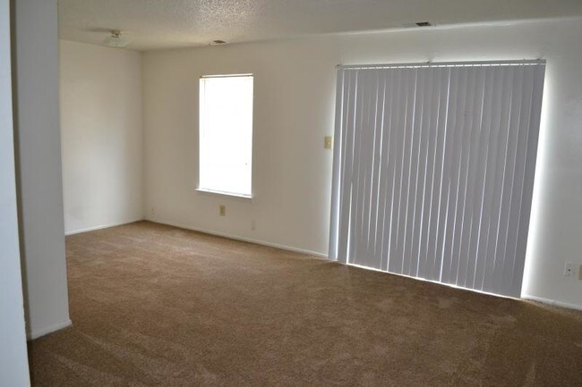 Building Photo - 1508 Garland Way