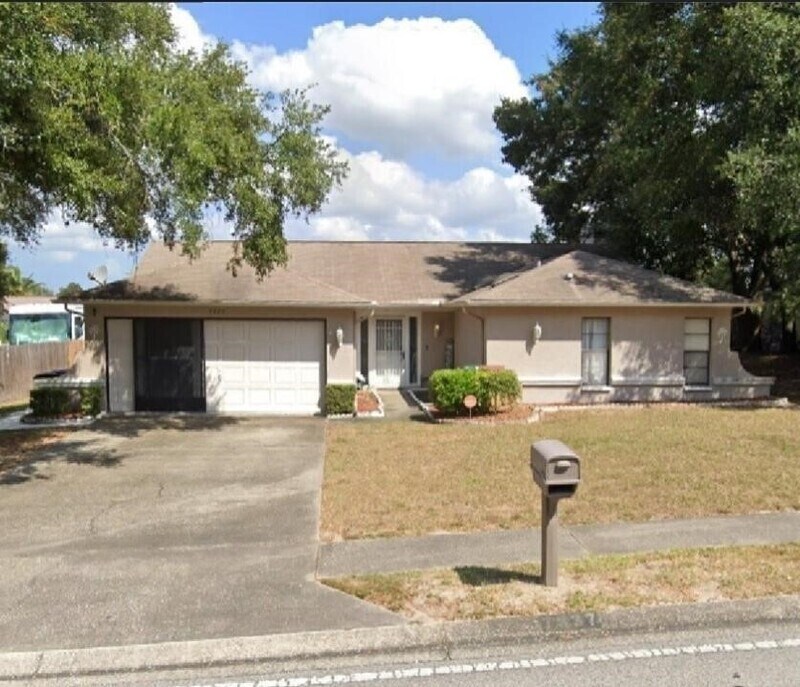 Foto principal - 7337 Orchid Lake Rd