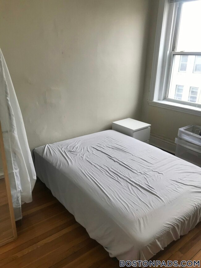 Building Photo - 103 Gordon St