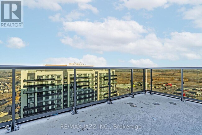 Building Photo - 2545 Simcoe St N