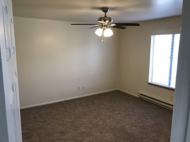 Building Photo - 3033 Kettering Heights