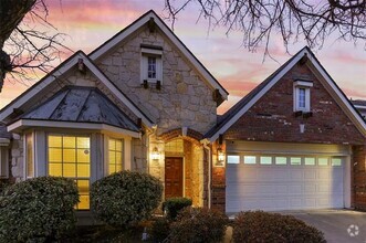 Building Photo - 8604 La Quinta Lane