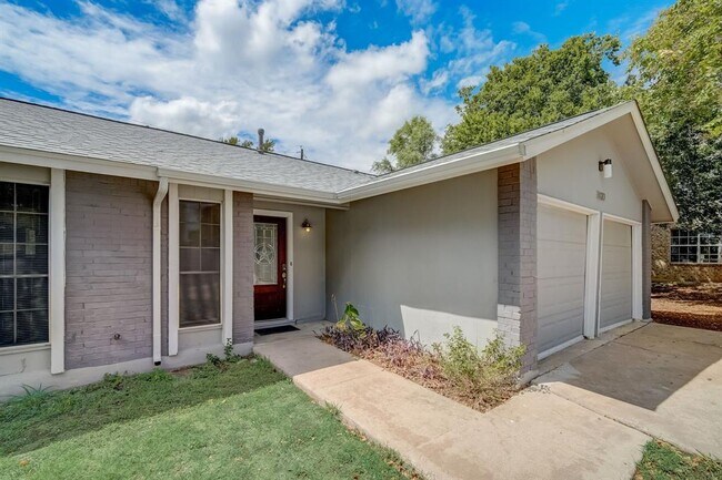 Building Photo - 3900 Chase Cir