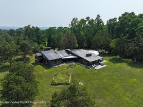 Building Photo - 16 Spring Rd