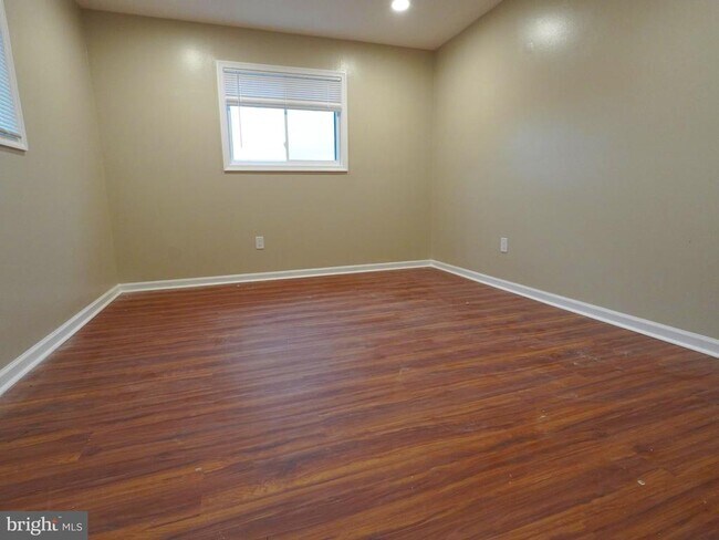 Foto del edificio - 710 N York Rd