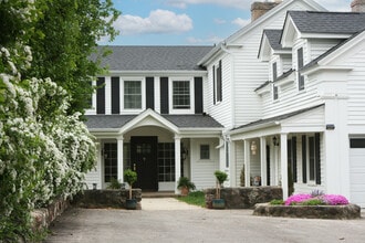 Building Photo - 708 S Rose Farm Rd