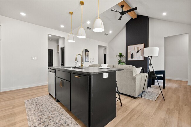 Foto del edificio - 1410 Farmhouse Ave