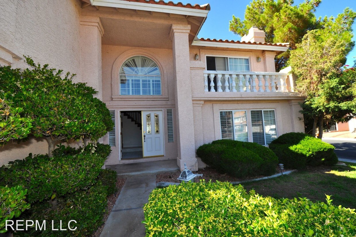 Primary Photo - 9304 Angelfish Dr