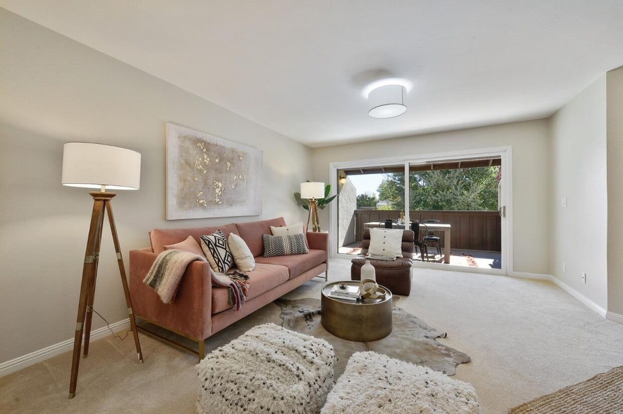 Livingroom - 1001 E Evelyn Ter