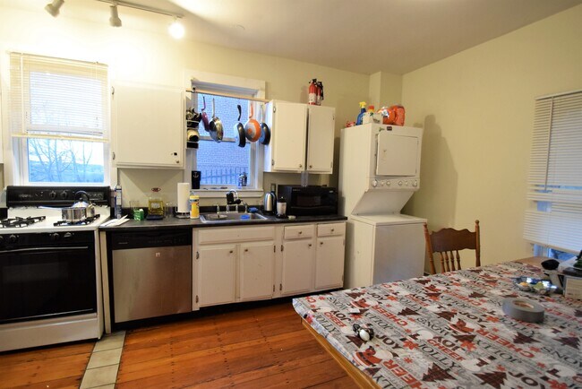 Foto del edificio - 839 Parker St