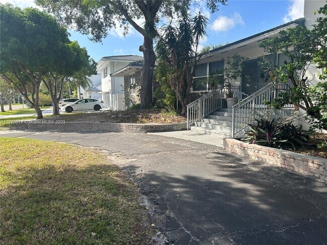 Building Photo - 625 Intracoastal Dr