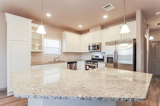 Foto del edificio - 21343 Cypress Conifer Dr