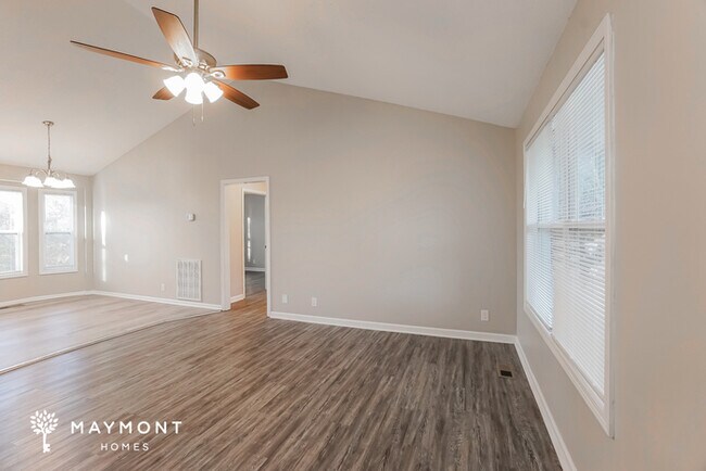 Foto del edificio - 1350 Chucker Dr