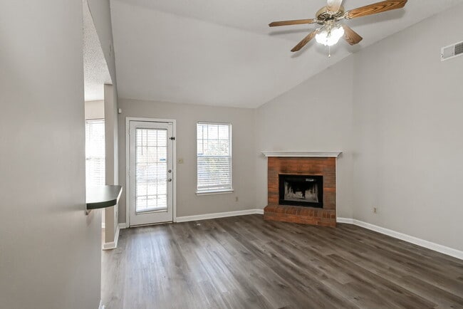 Foto del edificio - 1026 Coolidge Cove