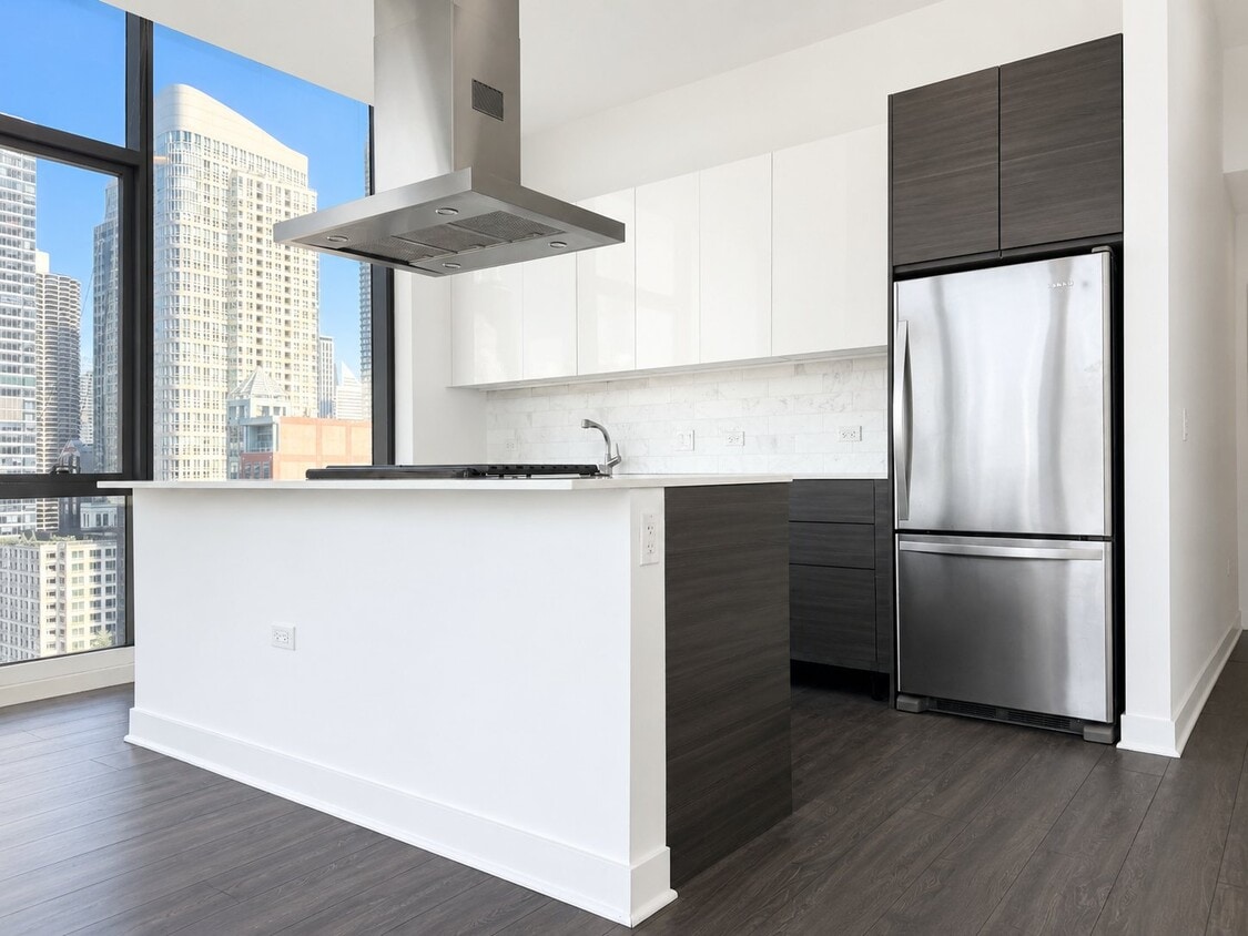 Photo - 215 W Hubbard St (Chicago, IL)