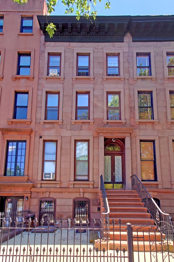 Building Photo - 3 Cambridge Pl