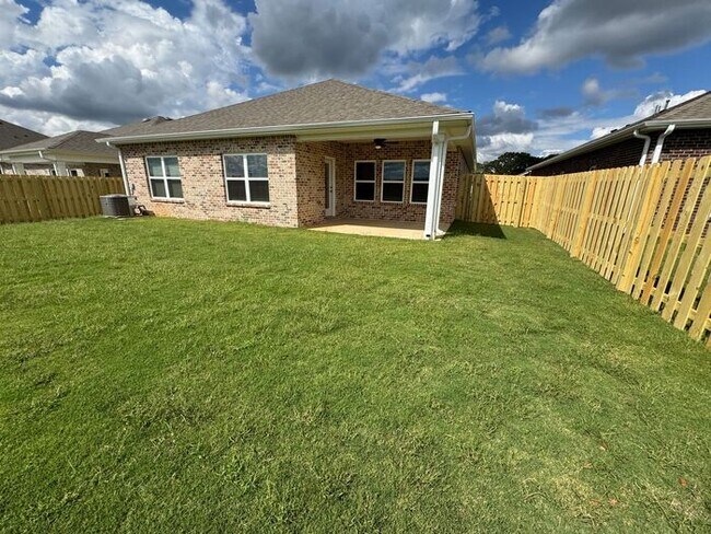 Building Photo - New Construction home with Fence and Neigh...