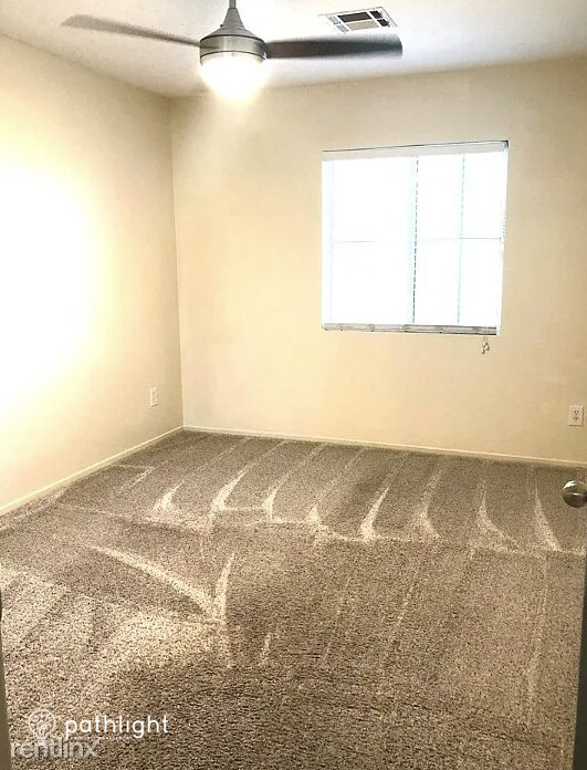 Foto del edificio - 5 br, 2.5 bath House - 9805 N Fast Elk St ...