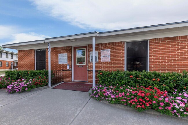 Building Photo - 100 Buccaneer Dr