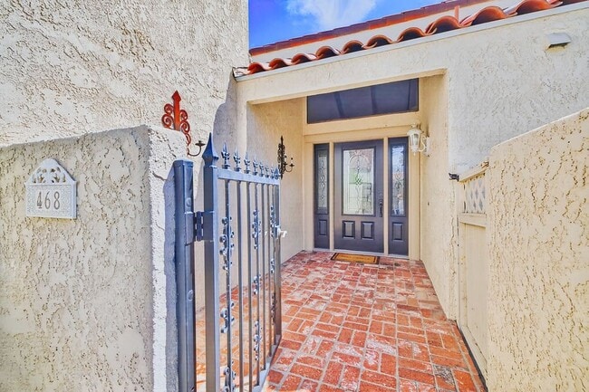 Building Photo - 468 Sunningdale Dr