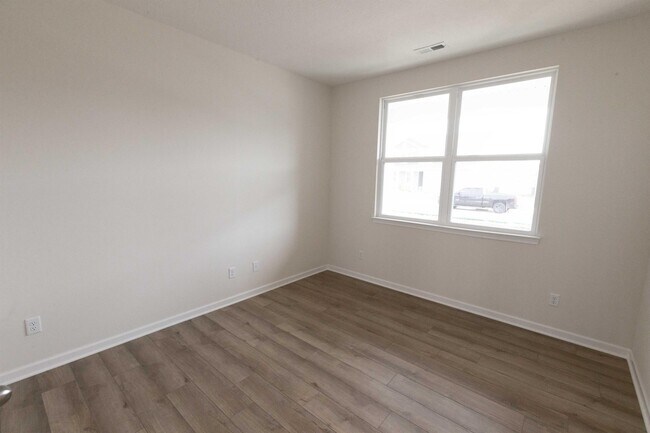 Building Photo - 5518 Violet St