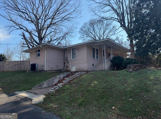 Building Photo - 10416 Lavonia Rd