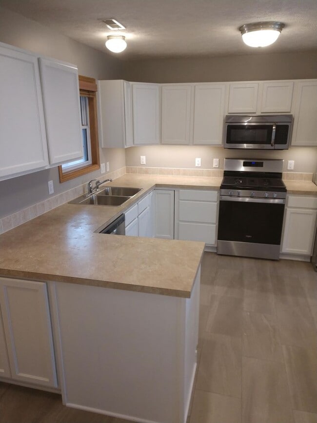 Building Photo - 5974 Silver Brook Pl