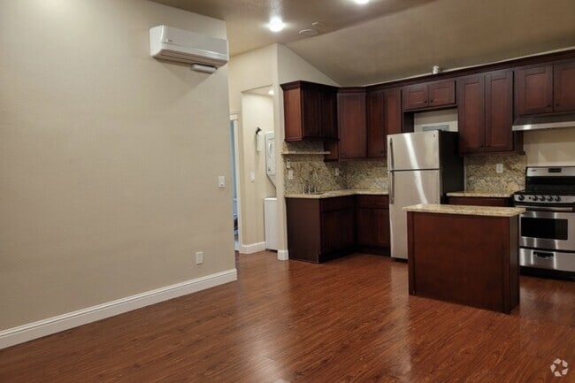 Building Photo - 15895 La Mirada Ct
