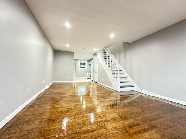 Building Photo - 3BD/1BA South Philly Home (Sec8 Vouchers A...