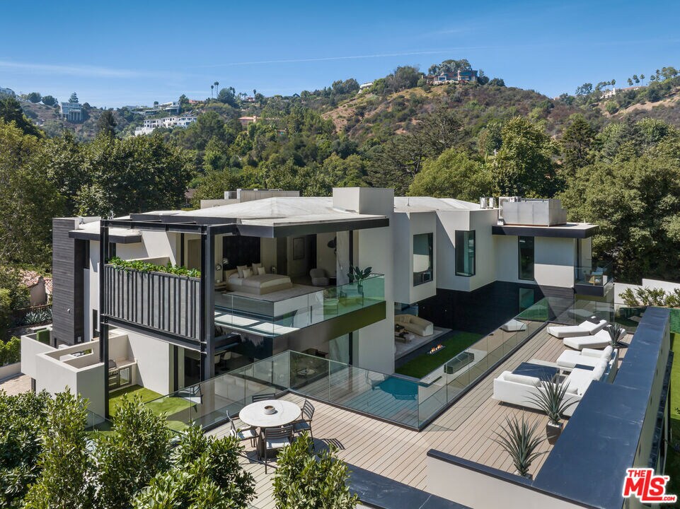 Foto principal - 982 Stone Canyon Rd