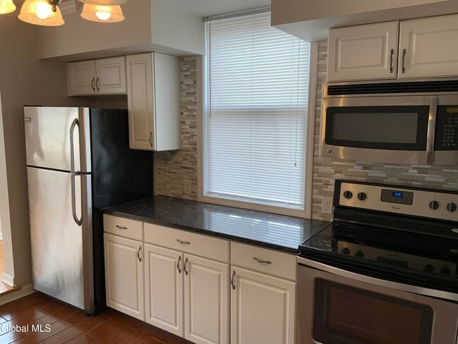 Building Photo - 1238 Union St