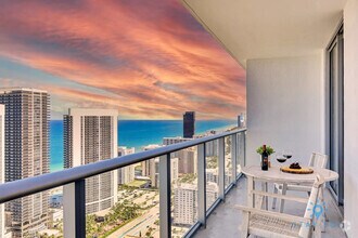 Building Photo - 4010 S Ocean Dr