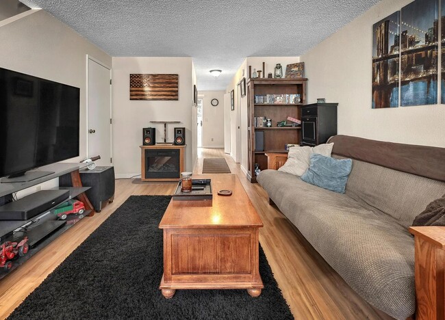 Foto del edificio - 208 SW Wallula Ave