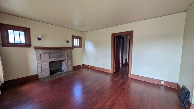 Foto del edificio - Charming 3 Bedroom House in Downtown