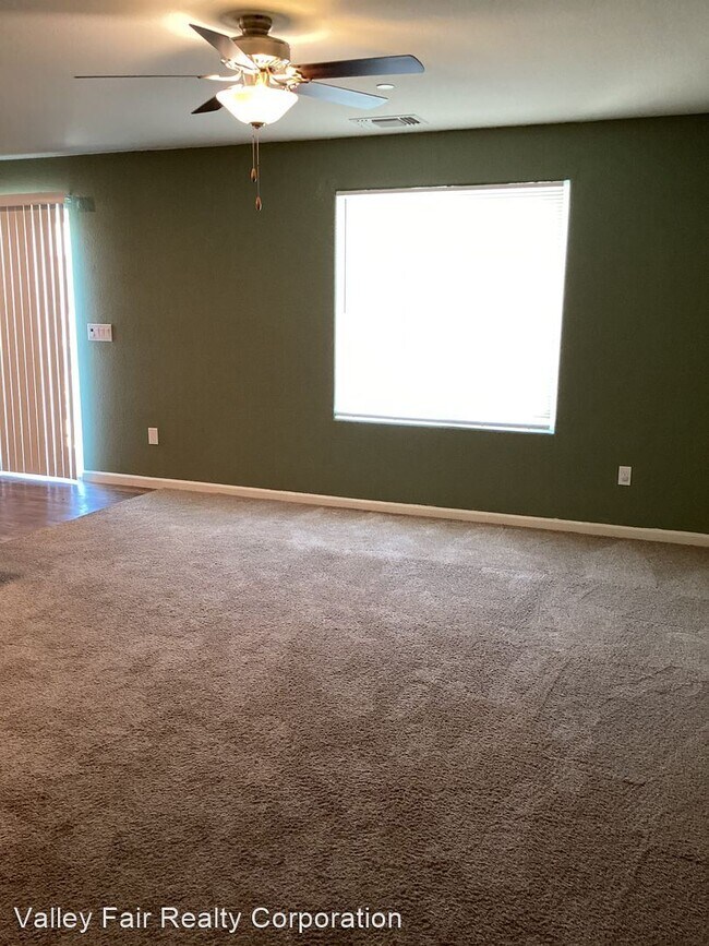 Foto del edificio - 3 br, 2 bath House - 5549 Glowhaven St